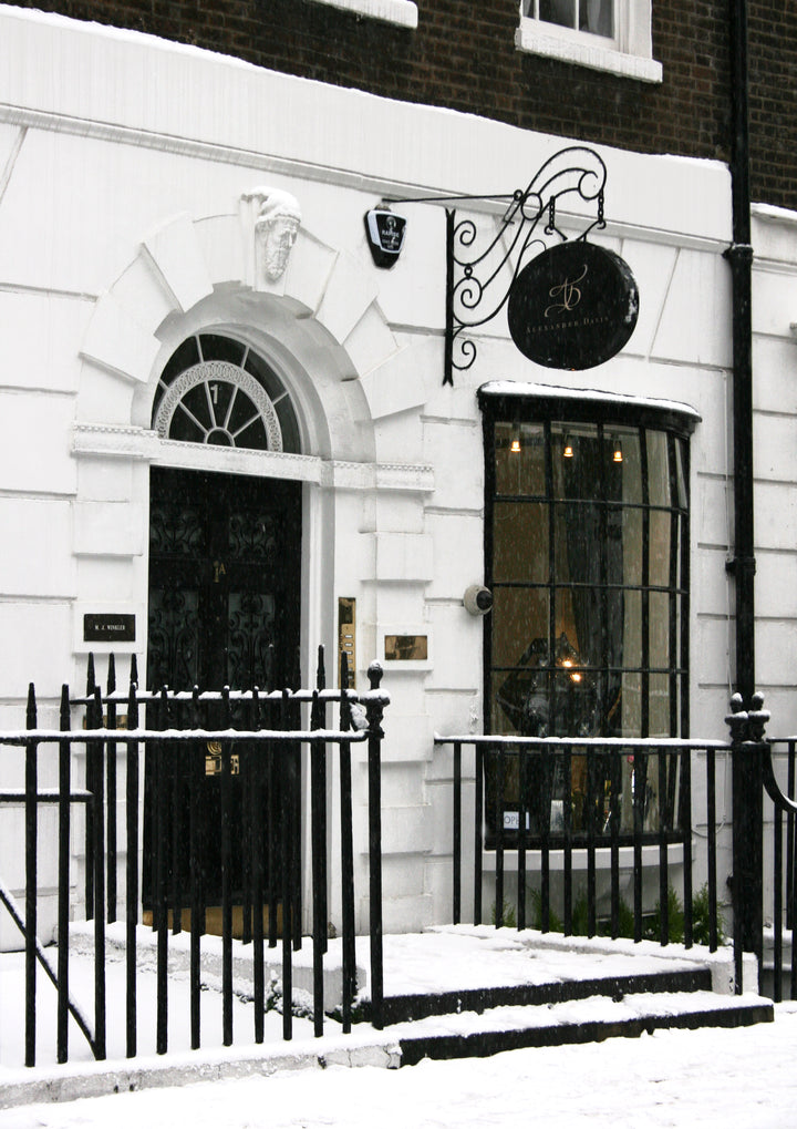 Front picture of the shop in London by Alexander Davis Jewellery London